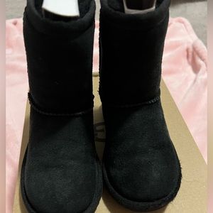 ugg boots  black  toddler